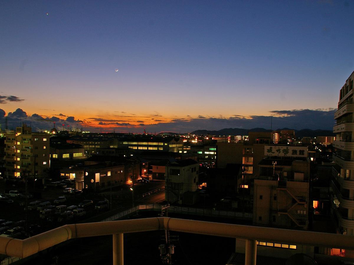 Business Hotel Sakigake Honkan ฮิเมจิ ภายนอก รูปภาพ